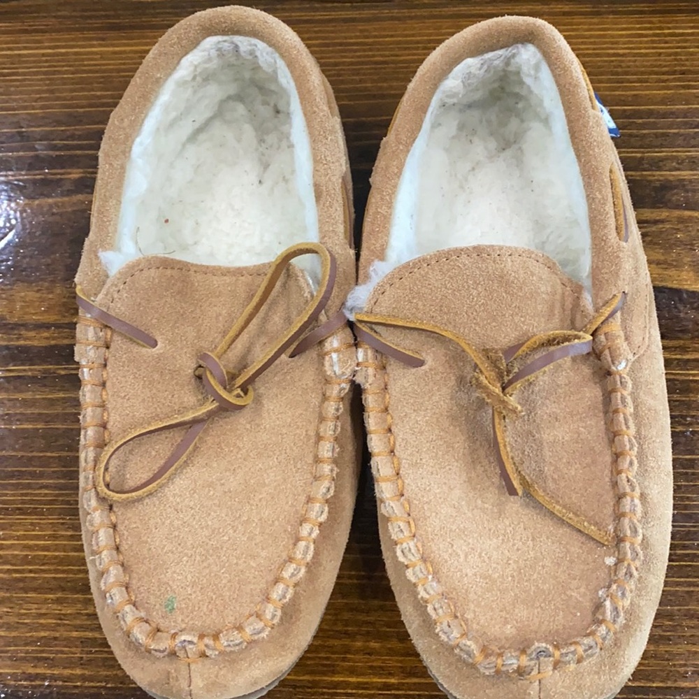 Vineyard vines slippers